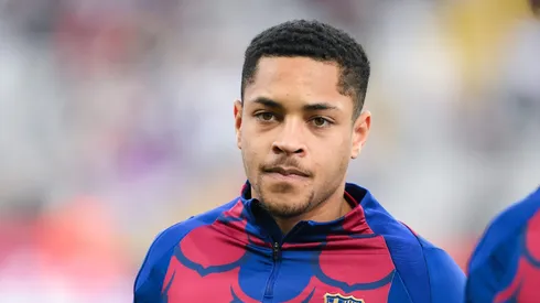 Vitor Roque, do Barcelona, surge no Corinthians em informação de última hora.