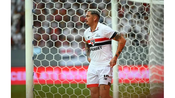 Luciano em campo durante a partida entre Juventude e São Paulo, pelo Brasileirão. (Foto Arena LTDA / Alamy Stock Photo)