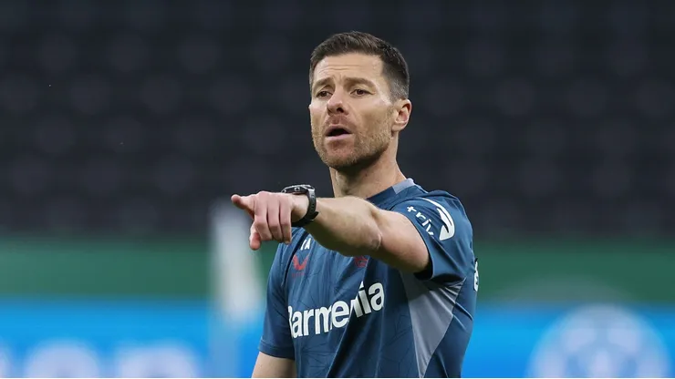 Xabi Alonso mapeia reforço no Santiago Bernabéu. Foto: Alexander Hassenstein/Getty Images