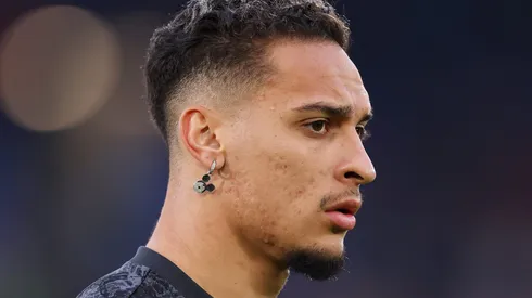 Manchester United dá ultimato em Antony e futuro do jogador é definido. (Photo by Alex Pantling/Getty Images)