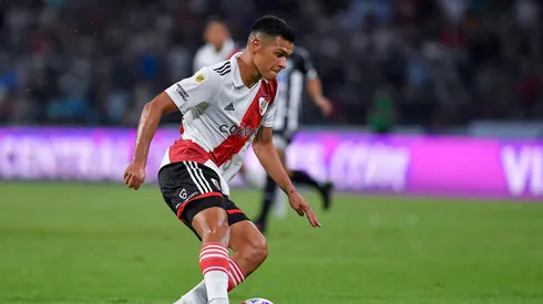 Andrés Herrera lateral-direito em partida pelo River Plate