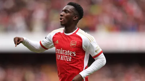 Nketiah em partida pelo Chelsea