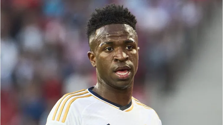 Real Madrid tem reunião com argentino de R$ 274 milhões após efeito Vinicius Júnior.