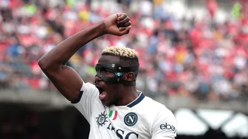 Ida de Osimhen ao PSG impacta negócio de atacante do Chelsea com o Napoli. (Photo by Emilio Andreoli/Getty Images)