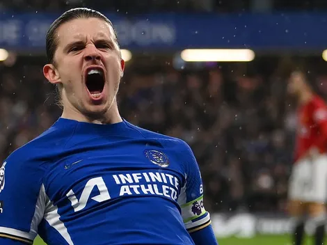 Chelsea quer Watkins e estuda proposta com Gallagher