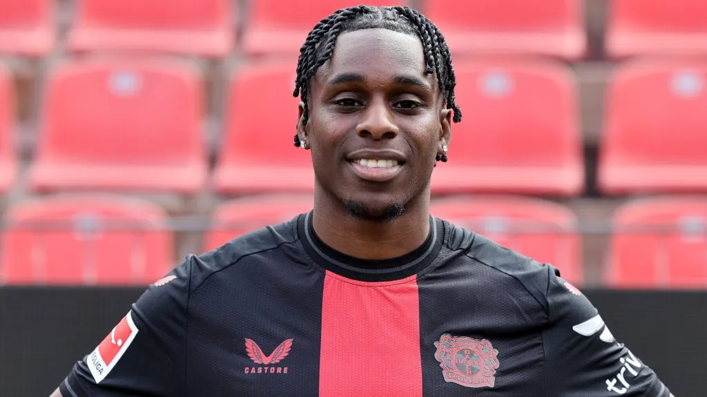 Frimpong resolve deixar o Bayer Leverkusen e tem conversas com gigante da Premier League. (Photo by Christof Koepsel/Getty Images)