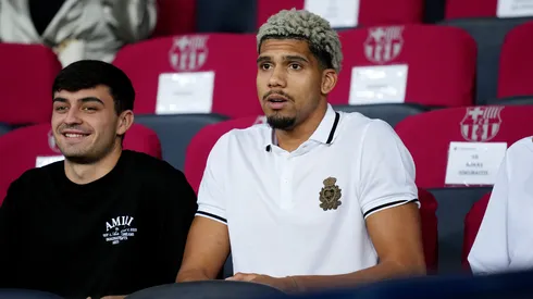 Pedri e Araújo voltaram lesionados de suas seleções (Foto: Alex Caparros/Getty Images)