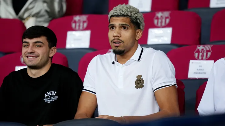 Pedri e Araújo voltaram lesionados de suas seleções (Foto: Alex Caparros/Getty Images)