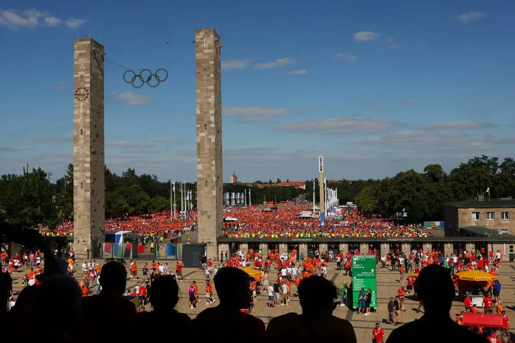 Estádio Olímpico de Berlim recebendo jogos nesta edição da Eurocopa 2024. (Photo by Julian Finney/Getty Images)