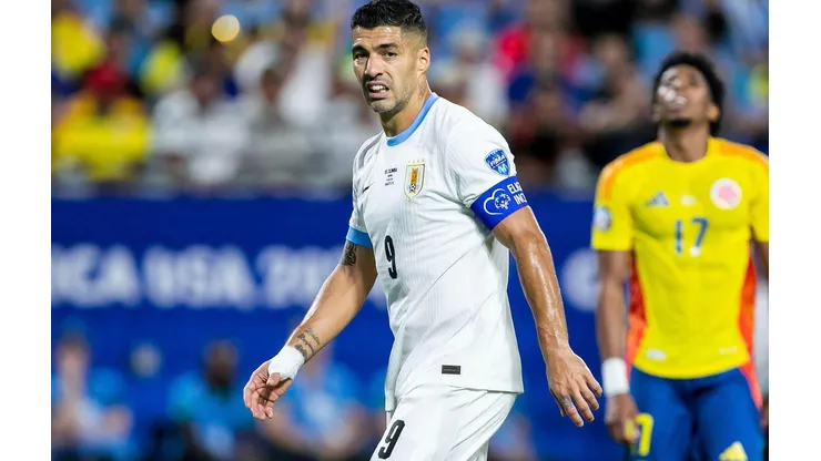 Luis Suárez em campo pelo Uruguai na partida contra a Colômbia, na semifinal da Copa América. (Associated Press / Alamy Stock Photo)