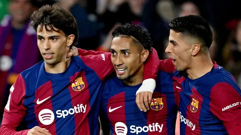 João Félix, Raphinha e João Cancelo, do Barcelona (Photo by David Ramos/Getty Images)