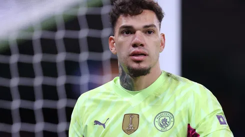 Manchester City quer contratar goleiro do Brasileirão para o lugar de Ederson.