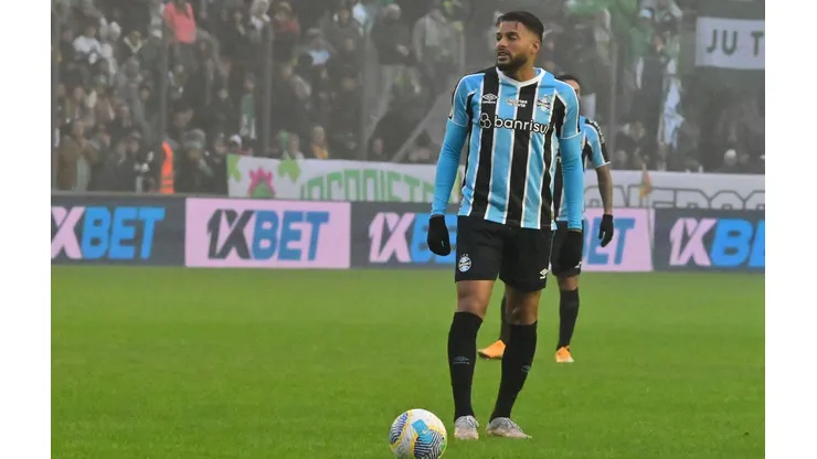Reinaldo durante a partida entre Juventude e Grêmio pelo Brasileirão. (Foto Arena LTDA / Alamy Stock Photo)