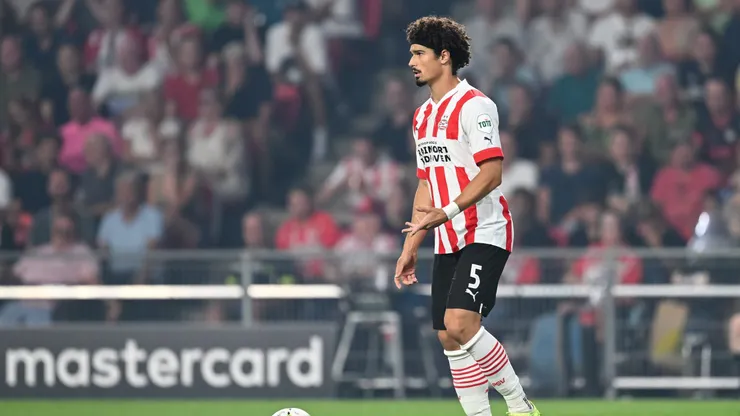 André Ramalho tem extensa carreira na Europa. (Photo by Christian Kaspar-Bartke/Getty Images)