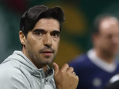 Abel Ferreira defende jogador de críticas da torcida do Palmeiras