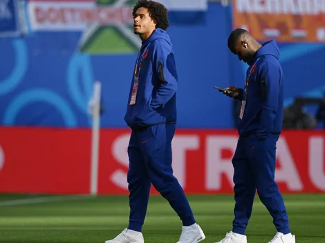 Manchester United encaminha a contratação de atacante holandês que estava na Euro O desejo parte da nova direção do clube, que tenta reaproximar ídolos do time ao futebol, trabalhando em diversos departamentos dos red devils.