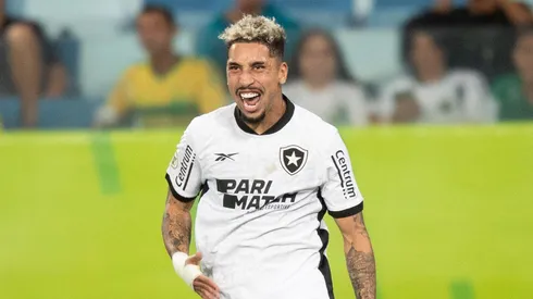 Kaue comemora seu gol no duelo entre Cuiabá e Botafogo, pelo Brasileirão. (AGIF / Alamy Stock Photo)
