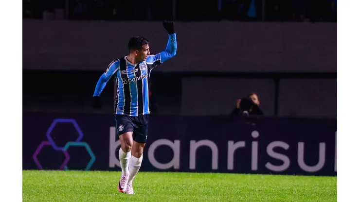 Cristaldo celebra seu gol na partida entre Grêmio e Palmeiras. (Associated Press / Alamy Stock Photo)