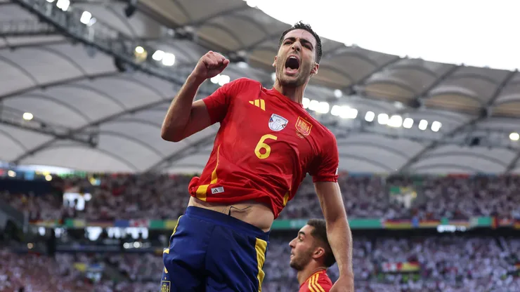Mikel Merino entrou contra o Liverpool como centroavante. Foto: Alex Livesey/Getty Images