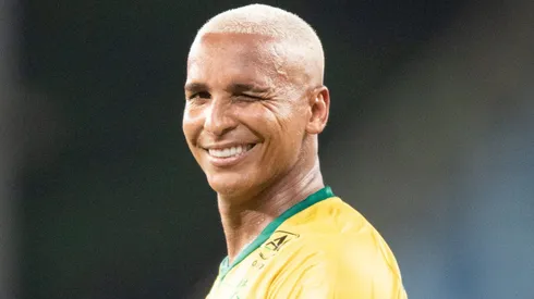 Rival do Grêmio tenta a contratação do atacante Deyverson, ex-Palmeiras.