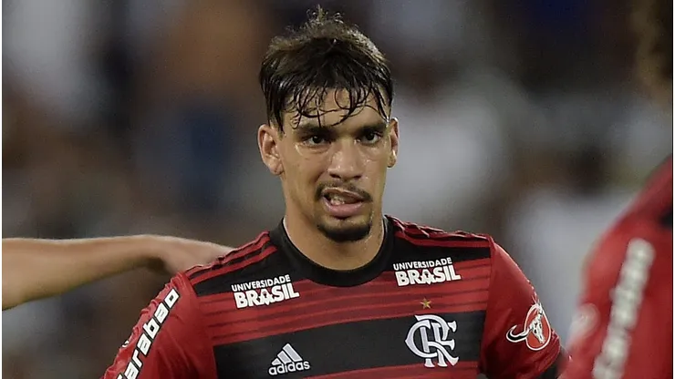 Lucas Paquetá negocia sua volta ao Flamengo.