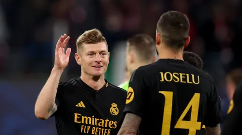 Kroos e Joselu em comemoração no Real Madrid. Foto: Alexander Hassenstein/Getty Images