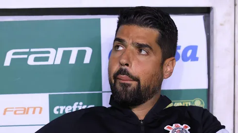 Corinthians age rápido e abre conversas para contratar substituto de António Oliveira. Foto: Marcello Zambrana/AGIF