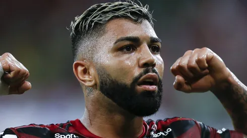 Clube da Argentina tenta aplicar 'chapéu' no Palmeiras para tirar Gabigol do Flamengo (Photo by Bruna Prado/Getty Images)