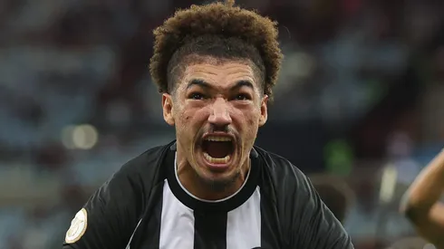 Rival do Botafogo no Brasileirão apresenta proposta para contratar Adryelson, do Lyon. (Photo by Buda Mendes/Getty Images)