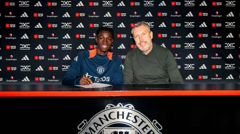 Sekou Kone assinou com o Manchester United nesta sexta-feira (30). (Foto: Divulgação/Manchester United)