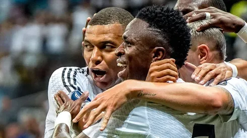 Vini Jr e Mbappé comemora gol no Real Madrid.