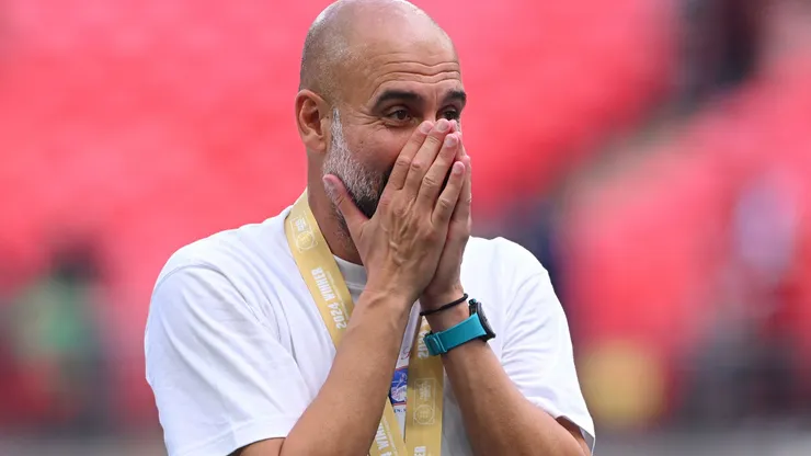 Pep Guardiola, técnico do Manchester City, não quer aproveitar esse jogador no elenco. (Photo by Stu Forster/Getty Images)