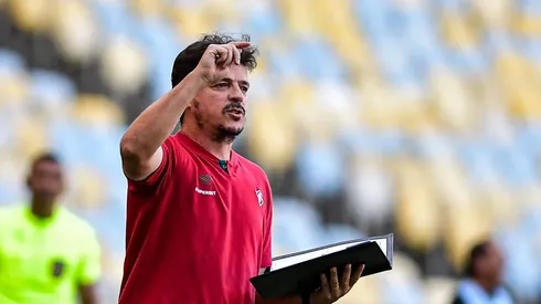 Diniz aparece em situação inusitada na carreira. Foto: Thiago Ribeiro/AGIF