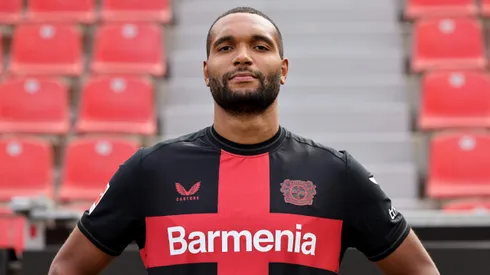 Jonathan Tah, jogador do Bayer Leverkusen e alvo do Barcelona e Bayern de Munique. (Photo by Christof Koepsel/Getty Images)