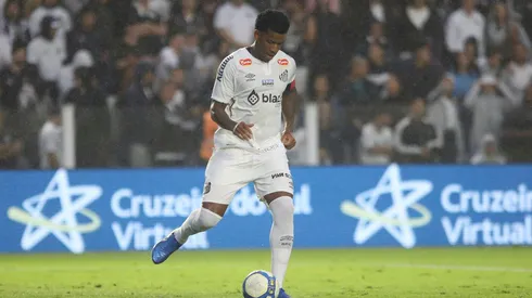 Gil em campo no confronto entre Santos e Amazonas na Série B, no dia 24 de agosto de 2024. (Associated Press / Alamy Stock Photo)