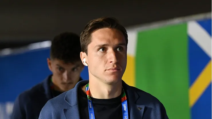 Liverpool não para em Federico Chiesa e mira atacante francês de R$ 154 milhões.