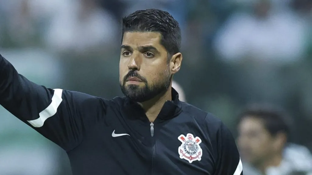 Ex-Corinthians, António Oliveira é procurado de última hora para assumir clube do Brasileirão. (Photo by Alexandre Schneider/Getty Images)
