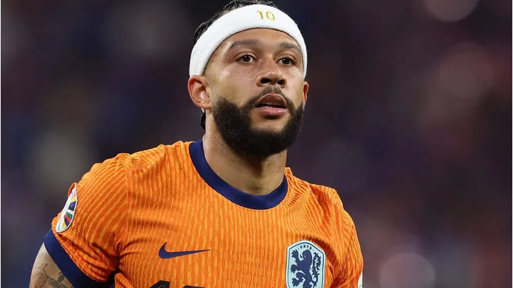 Alvo do Flamengo, Memphis Depay aceita vestir verde e branco em negócio com desfecho imediato. (Photo by Richard Pelham/Getty Images)