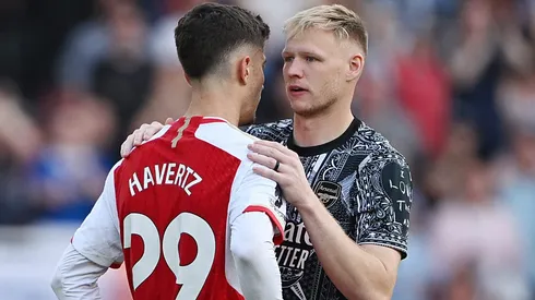 Kai Havertz e Aaron Ramsdale , do Arsenal (Photo by Shaun Botterill/Getty Images)