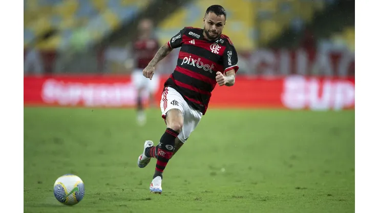 Michael durante o confronto entre Flamengo e RB Bragantino pelo Brasileirão, no dia 25 de agosto de 2024. (Associated Press / Alamy Stock Photo)
