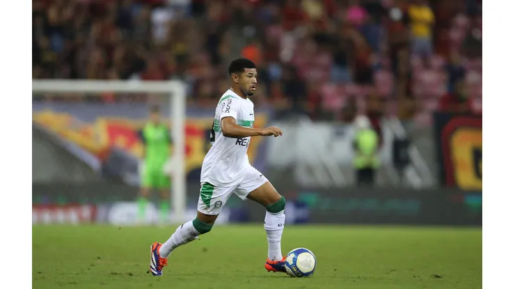 Ronier em campo durante o confronto entre Sport e Coritiba pela Série B, no dia 22 de agosto de 2024. (Associated Press / Alamy Stock Photo)