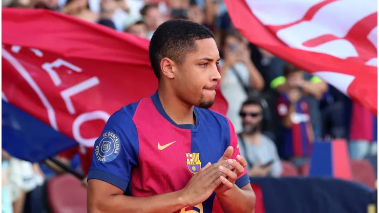 Barcelona define preço para vender Vitor Roque para o Real Bétis em definitivo.
