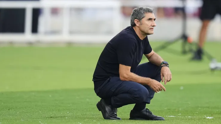 Ernesto Valverde durante Barcelona x Athletic Bilbao. (Foto: Jose Breton/IMAGO/NurPhoto)