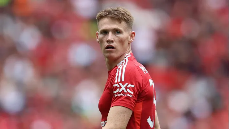 Manchester United recebe proposta bruta de clube do futebol europeu por Scott McTominay.