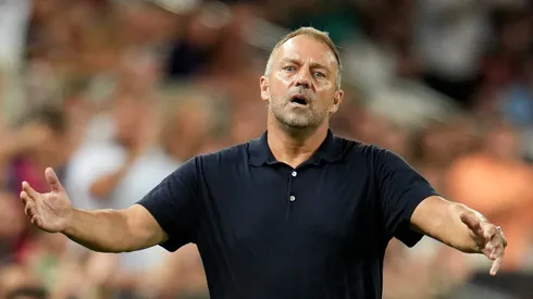 Hansi Flick lamenta desordem no Barcelona. Foto: Aitor Alcalde/Getty Images