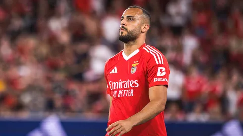 Arthur Cabral em partida pelo Benfica