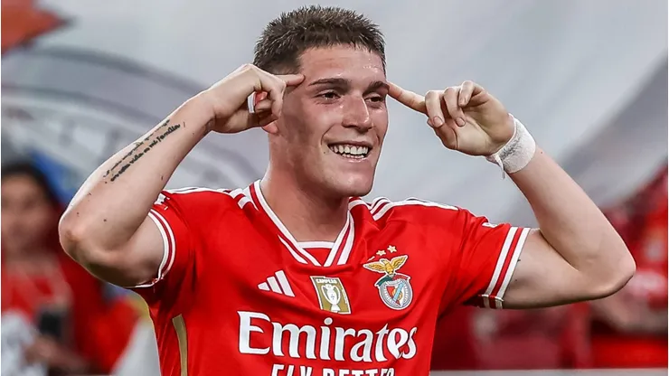 Rival do Corinthians pode pagar R$ 55 milhões para tirar Rollheiser do Benfica. Foto: IMAGO / Sports Press Photo