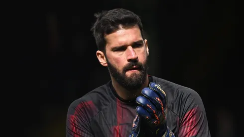 Goleiro Alisson fica no Liverpool para a temporada 2024/25. Foto: Justin Setterfield/Getty Images