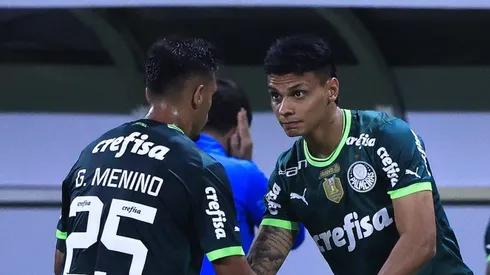 Gabriel Menino e Richard Rios em substituição no Palmeiras. Foto: Ettore Chiereguini/AGIF