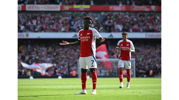 Saka, do Arsenal, em partida da Premier League contra o Wolverhampton (Foto: Shaun Botterill/Getty Images)